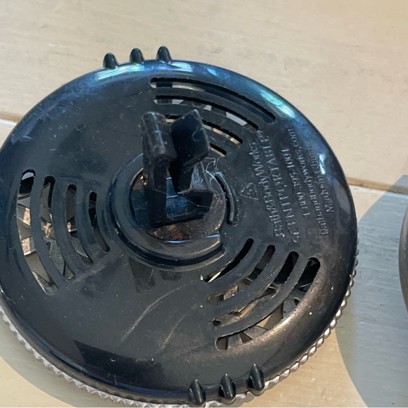 Bath & Body Works Silver & Gold  Scentportable Car Vent Clips - Picture 7 of 7